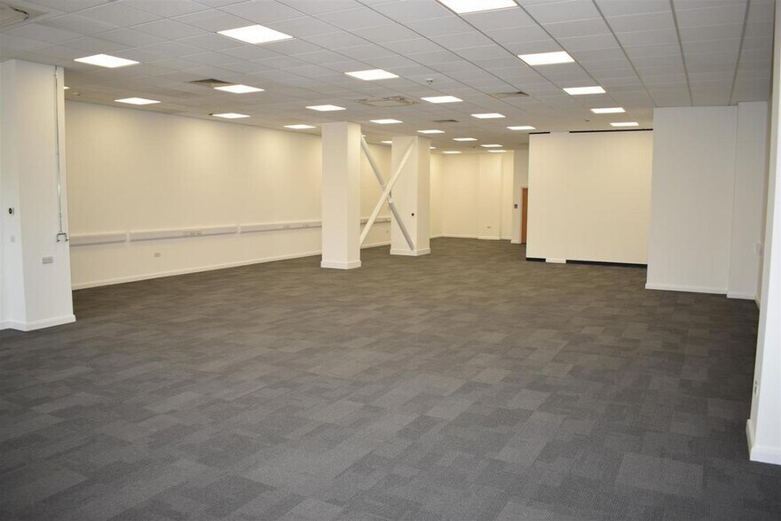 214-215 Langston Rd, Loughton à vendre - Photo intérieure – Image 1 sur 1