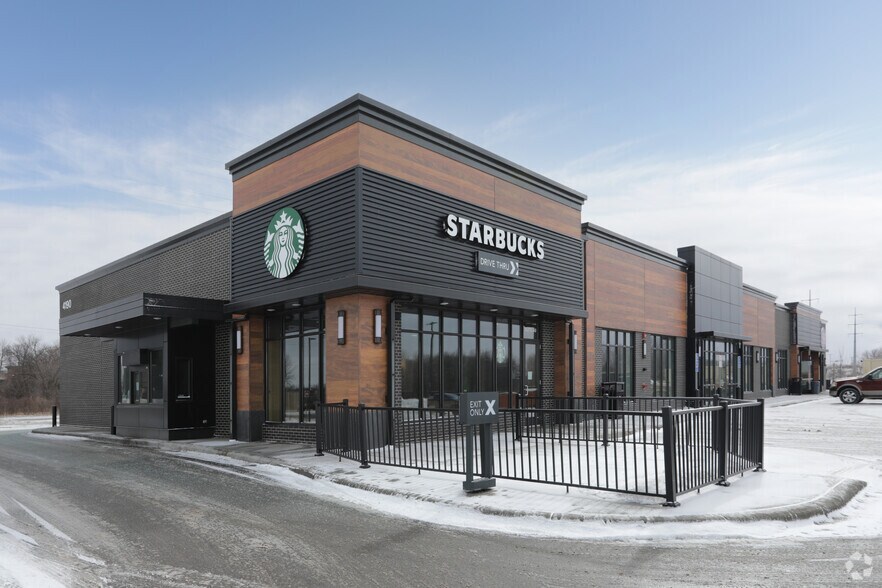 4190 108th Ave NE, Blaine, MN à louer - Photo de l’immeuble – Image 2 sur 8