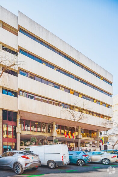 Calle de Alfonso XI, 6, Madrid, Madrid à louer - Photo de l’immeuble – Image 3 sur 4