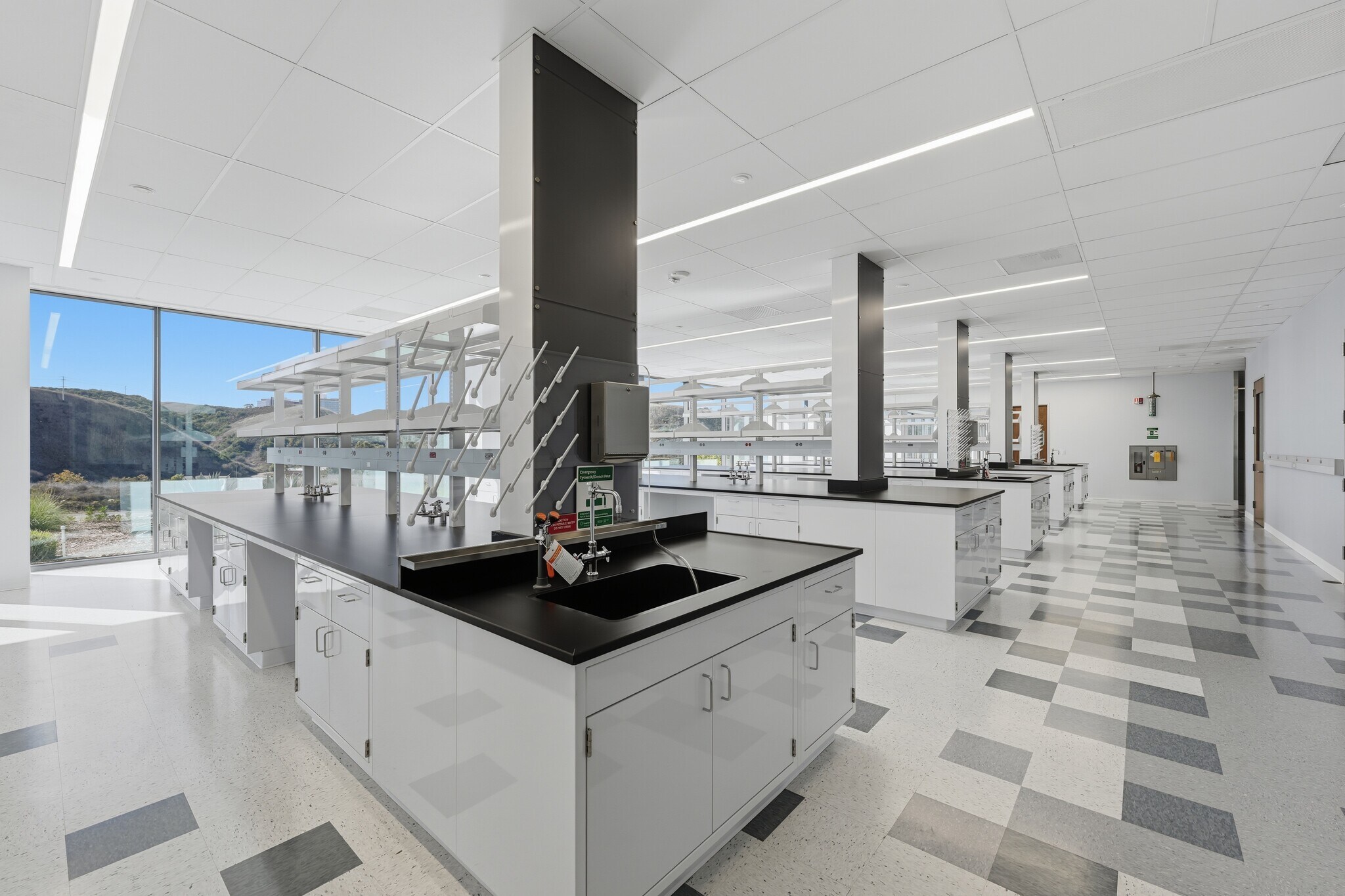 10251 Vista Sorrento Pky, San Diego, CA à louer Photo intérieure– Image 1 sur 5