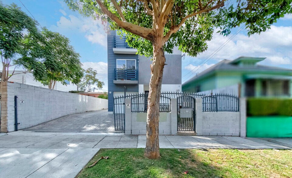 125 N Mountain View Ave, Los Angeles, CA à vendre - Photo de l’immeuble – Image 2 sur 32
