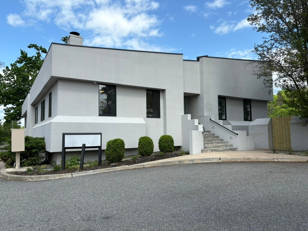 9 Hunts Ln, Chappaqua, NY à louer Photo de l’immeuble– Image 1 sur 14