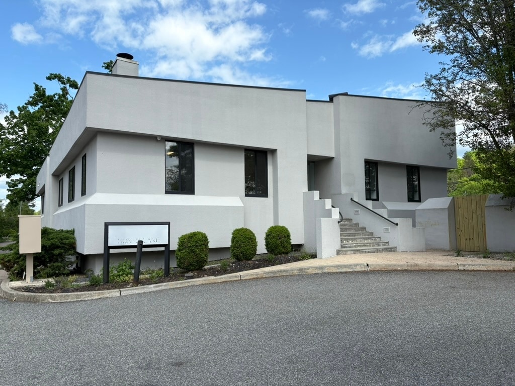 9 Hunts Ln, Chappaqua, NY à louer Photo de l’immeuble– Image 1 sur 32