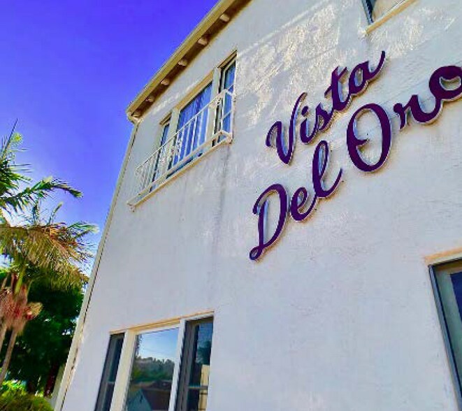 1352 W 10th St, San Pedro, CA à vendre - Photo de l’immeuble – Image 3 sur 11