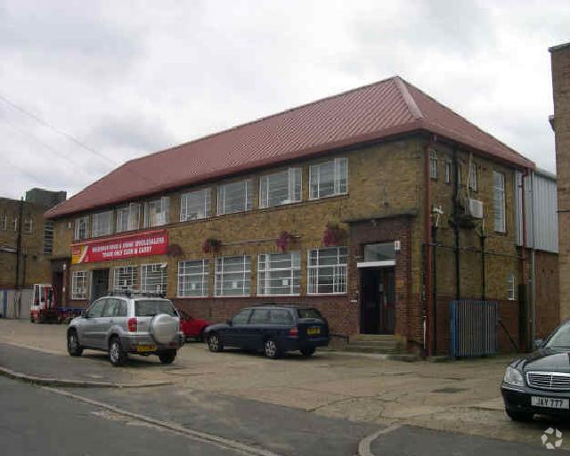 6-8 Dalston Gdns, Stanmore à vendre - Photo de l’immeuble – Image 2 sur 3