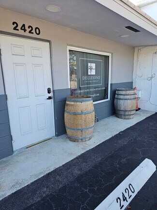 Plus de détails pour 2420-2426 N Dixie Hwy, Wilton Manors, FL - Local commercial à louer