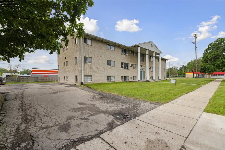 Brookwood South and Lee Apartments portefeuille de 2 biens à vendre sur LoopNet.fr - Photo de l’immeuble – Image 3 sur 11