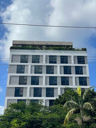 Plus de détails pour 222 NW 24th St, Miami, FL - Bureau à louer
