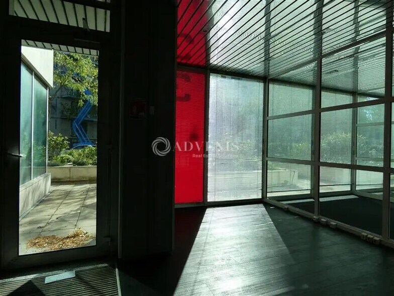 Bureau dans Suresnes à louer - Photo de l’immeuble – Image 3 sur 9