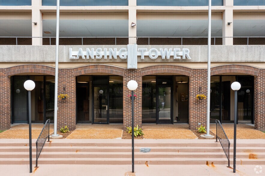 610 W Ottawa St, Lansing, MI à louer - Photo principale – Image 1 sur 16