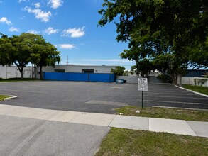 52 SW 5th Ct, Pompano Beach, FL à louer Photo intérieure– Image 1 sur 4