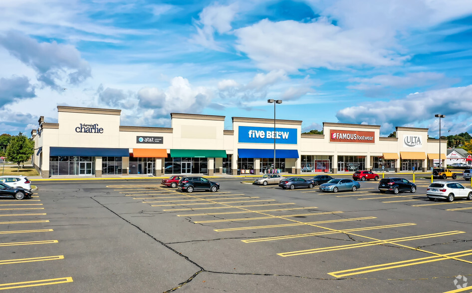 246 New Britain Ave, Plainville, CT à louer - Photo de l’immeuble – Image 1 sur 6