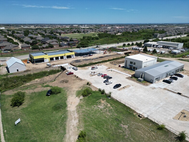 9555 Harmon Rd, Fort Worth, TX à louer - Photo de l’immeuble – Image 2 sur 7
