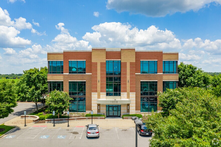 1608 Williams Dr, Murfreesboro, TN à vendre - Photo de l’immeuble – Image 2 sur 13