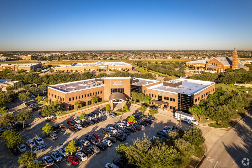 16902 Southwest Fwy, Sugar Land, TX à louer - Aérien – Image 3 sur 13
