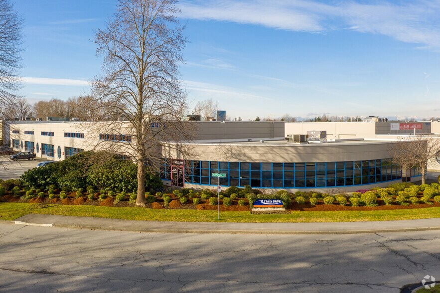 12051 Horseshoe Way, Richmond, BC à louer - Photo de l’immeuble – Image 2 sur 5