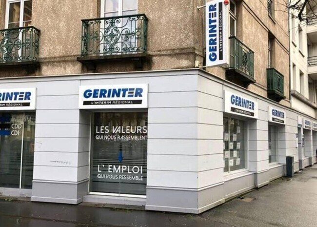 Plus de détails pour Bureau, Local commercial à louer