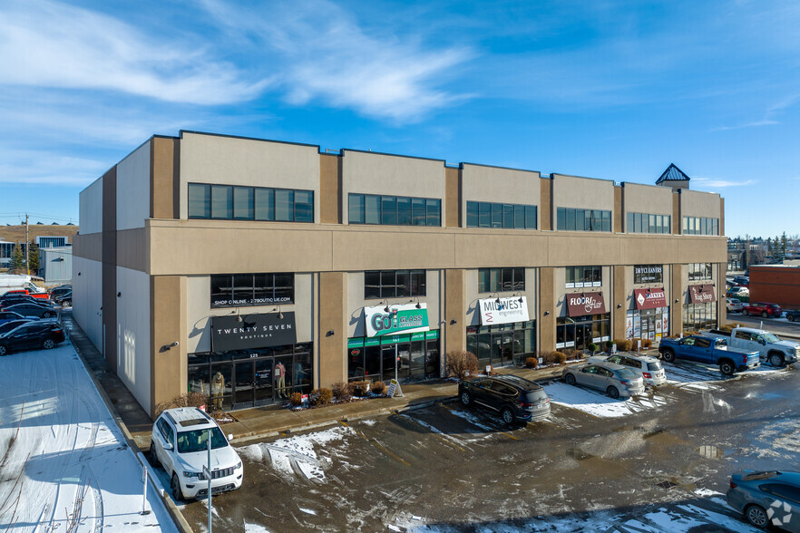 10836 24th St SE, Calgary, AB à vendre - Photo de l’immeuble – Image 2 sur 5