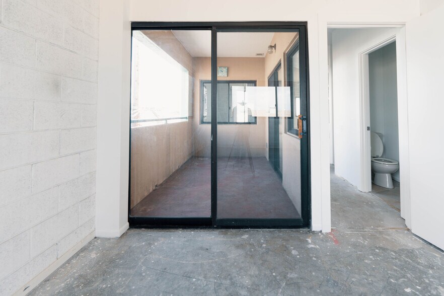 1709 & 1710 Kalani Street portefeuille de 2 biens à vendre sur LoopNet.fr - Photo de l’immeuble – Image 2 sur 31
