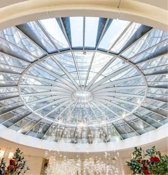 25 Rue Balzac, Paris à louer - Photo de l’immeuble – Image 3 sur 13