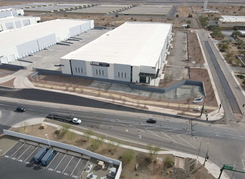 23555 N 7th Ave, Phoenix, AZ à louer - Photo de l’immeuble – Image 3 sur 6