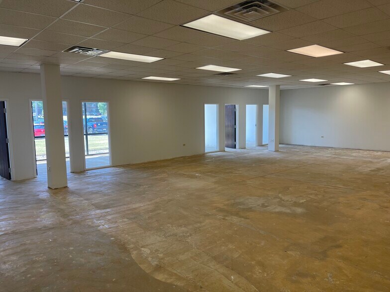 300-350 E 22nd St, Lombard, IL à louer - Photo de l’immeuble – Image 2 sur 3