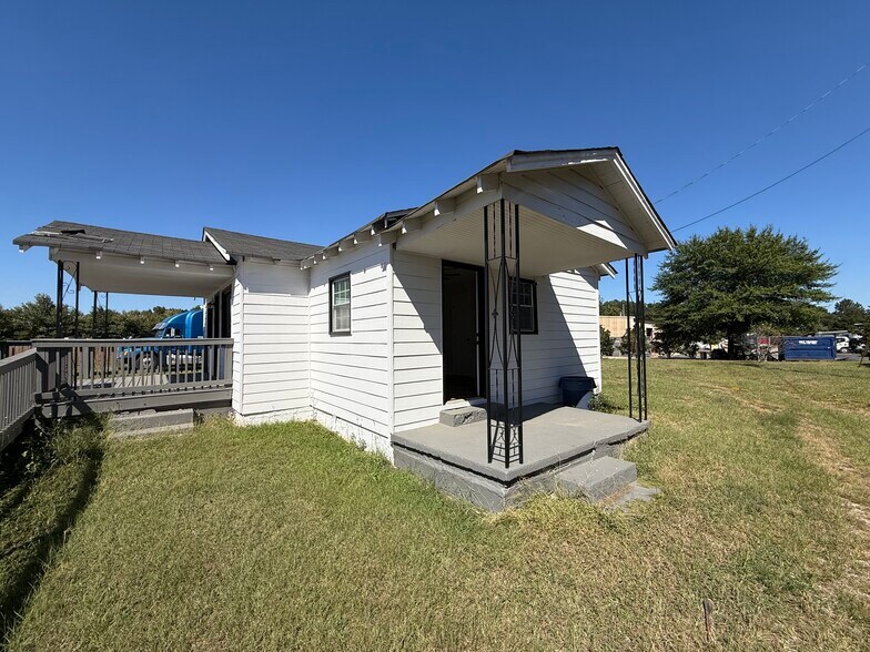 2209 Old Covington Hwy SW, Conyers, GA à louer - Photo de l’immeuble – Image 3 sur 16