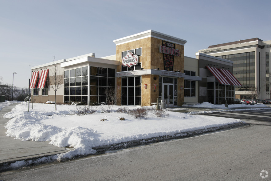 9651 W Higgins Rd, Rosemont, IL à louer - Photo principale – Image 1 sur 6