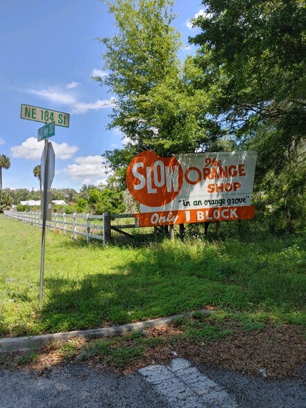 18395 N US Highway 301, Citra, FL à vendre - Photo de l’immeuble – Image 2 sur 5