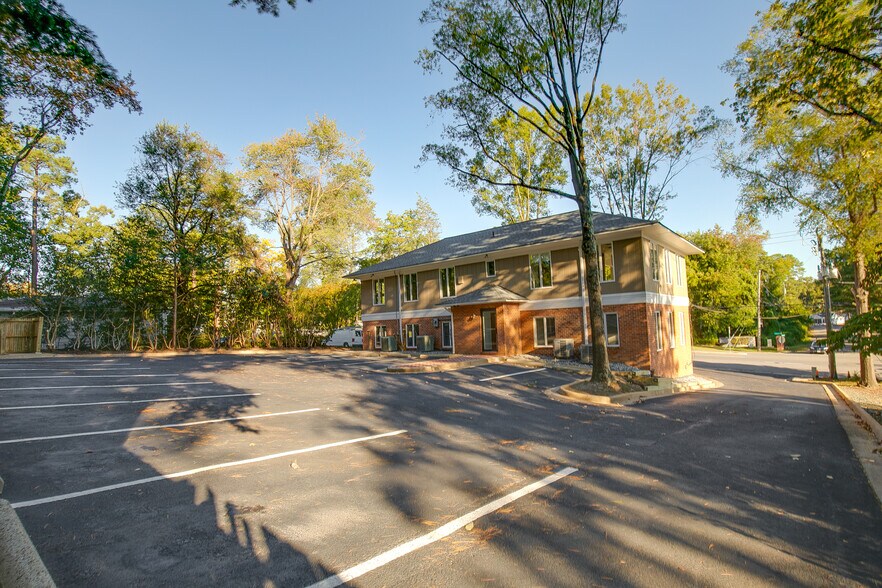 8417 Patterson Ave, Richmond, VA à louer - Photo de l’immeuble – Image 2 sur 43