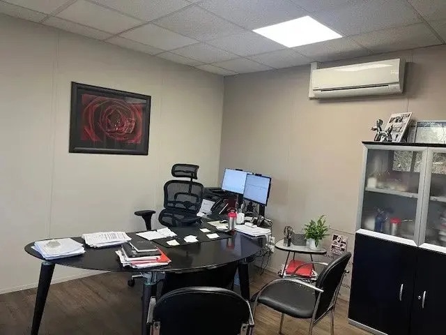 Bureau dans Villeneuve-Loubet à louer - Photo de l’immeuble – Image 3 sur 10