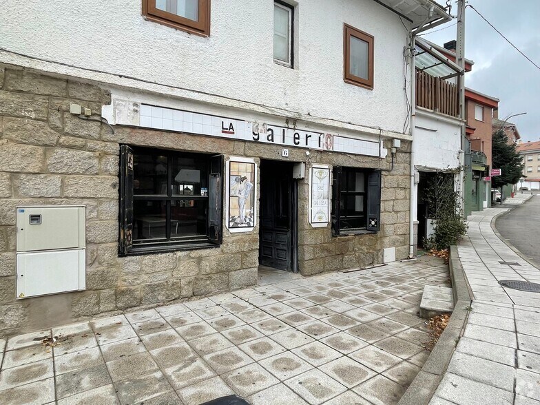 Immeuble residentiel dans Los Molinos, Madrid à vendre - Photo intérieure – Image 1 sur 1