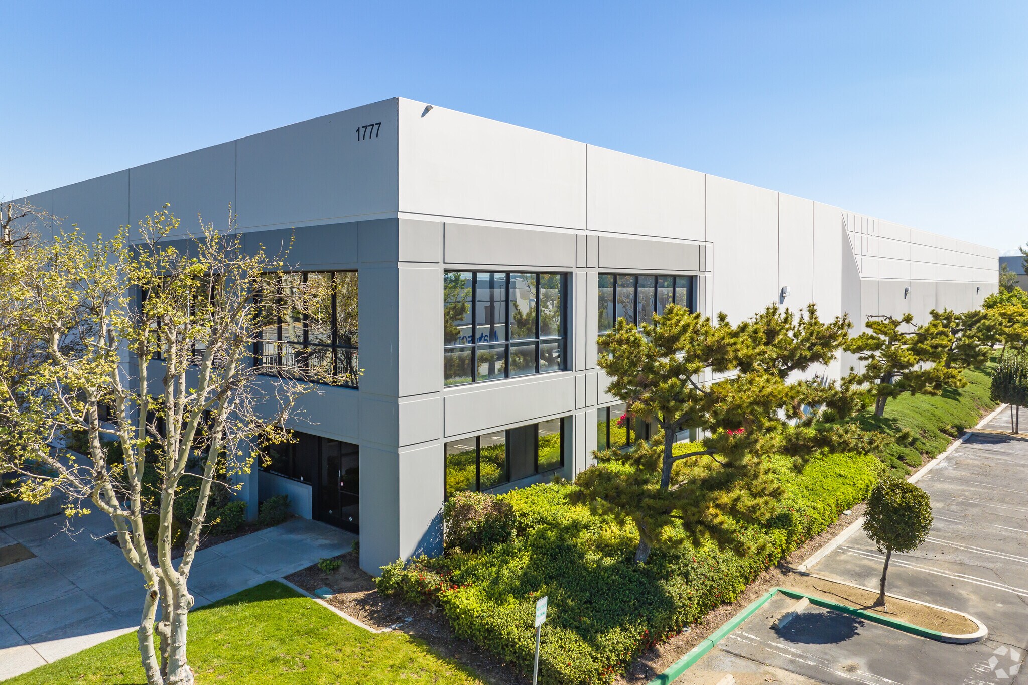 1777 S Vintage Ave, Ontario, CA à louer Photo principale– Image 1 sur 7