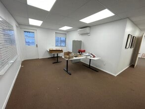 2200 S Industrial Hwy, Ann Arbor, MI à louer Photo intérieure– Image 2 sur 3