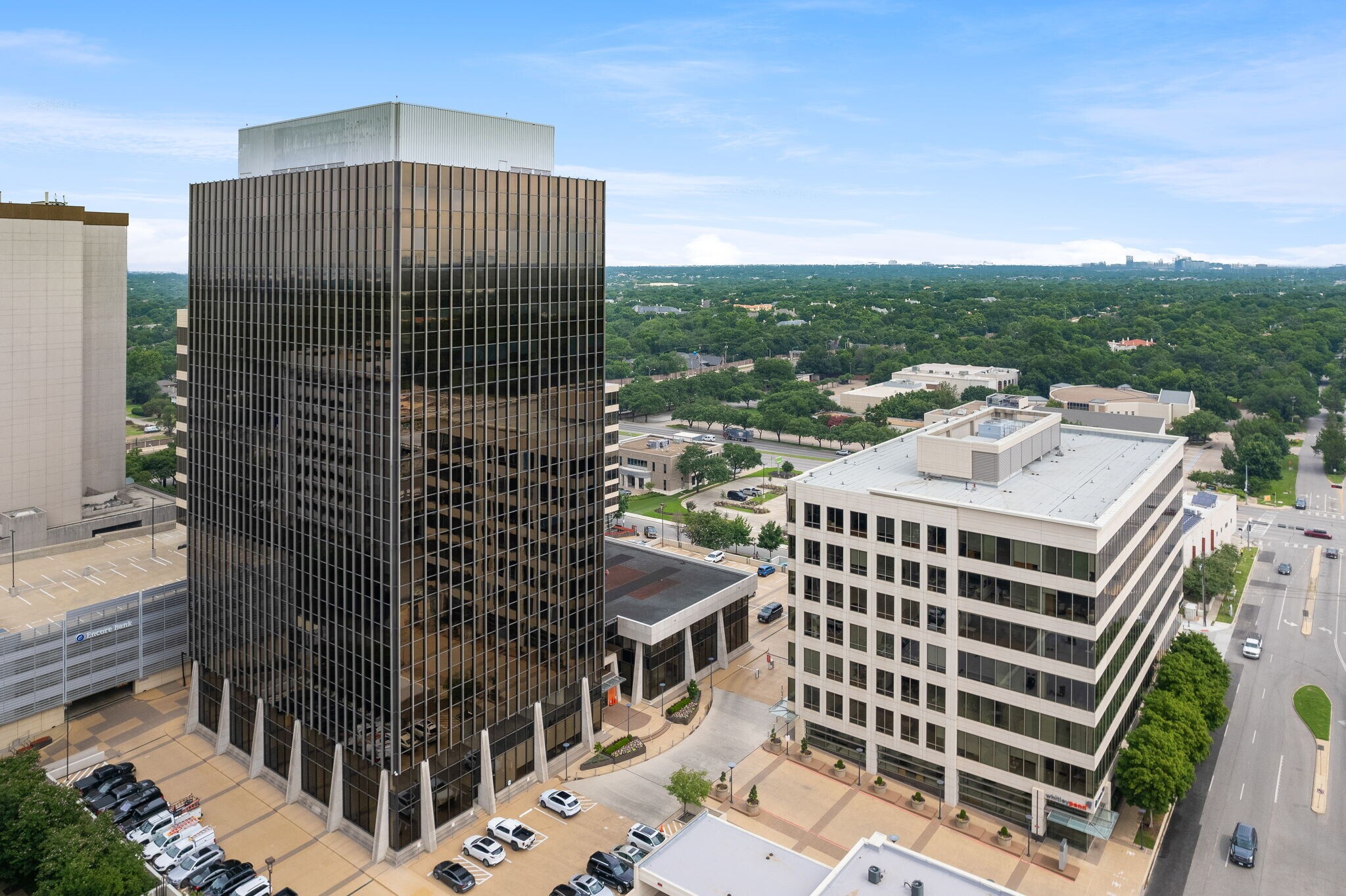 8333 Douglas Ave, Dallas, TX à louer Photo principale– Image 1 sur 14