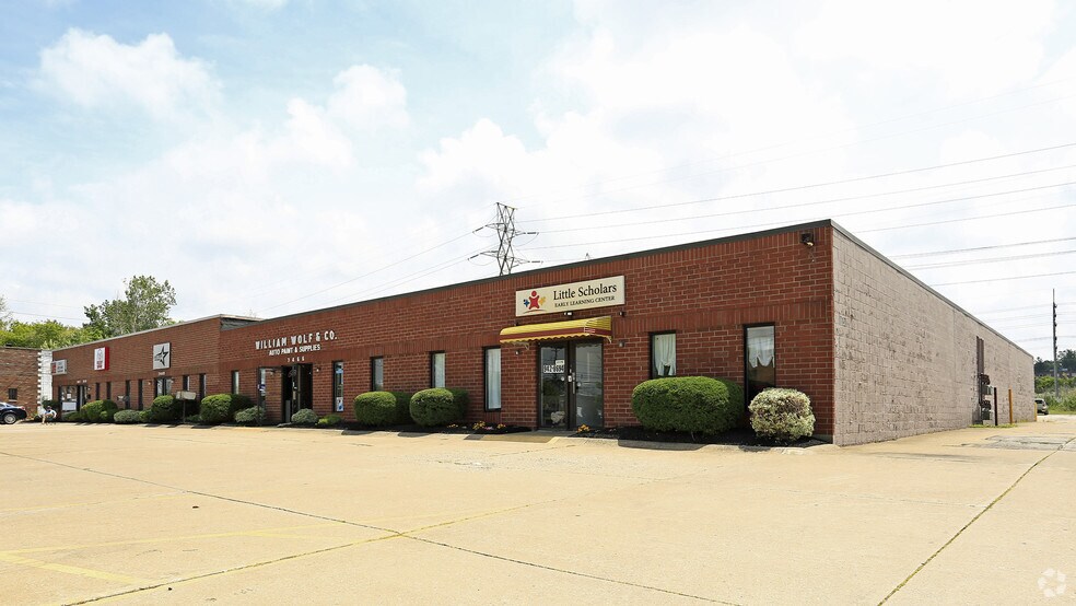 7464-7472 Tyler Blvd, Mentor, OH à louer - Photo principale – Image 1 sur 41