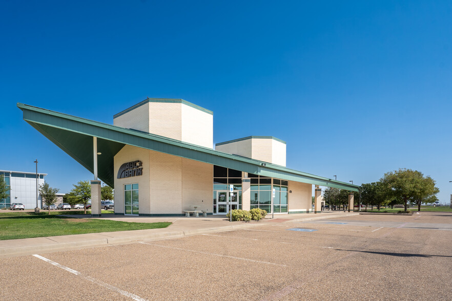 4656 N Loop 289, Lubbock, TX à vendre - Photo de l’immeuble – Image 1 sur 14