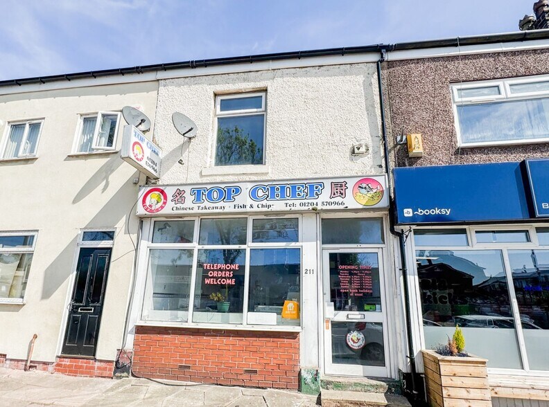 211 Manchester Rd, Bolton à vendre - Photo principale – Image 1 sur 1