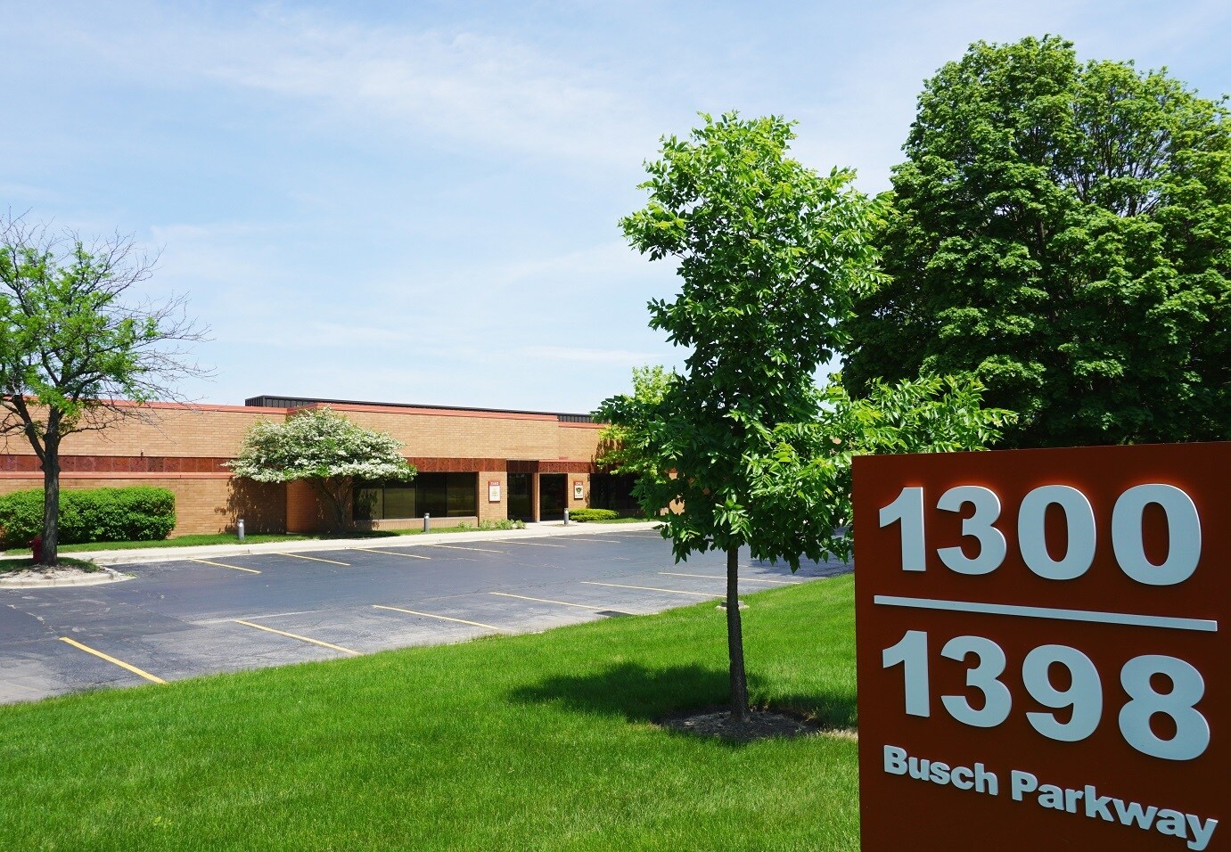 1300-1398 Busch Pky, Buffalo Grove, IL à louer Photo principale– Image 1 sur 7