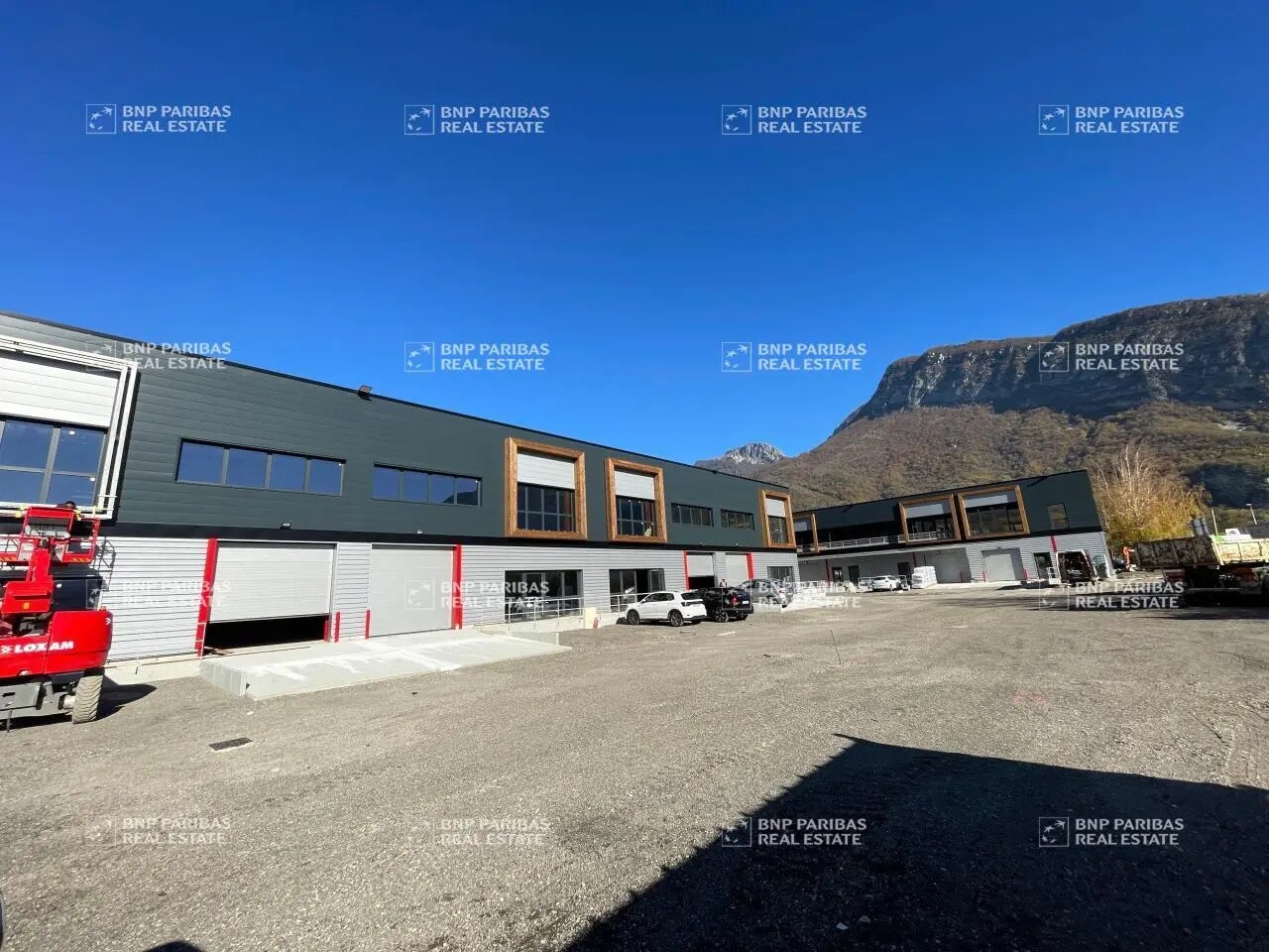 Local d’activités dans Fontanil-Cornillon à louer Photo de l’immeuble– Image 1 sur 7