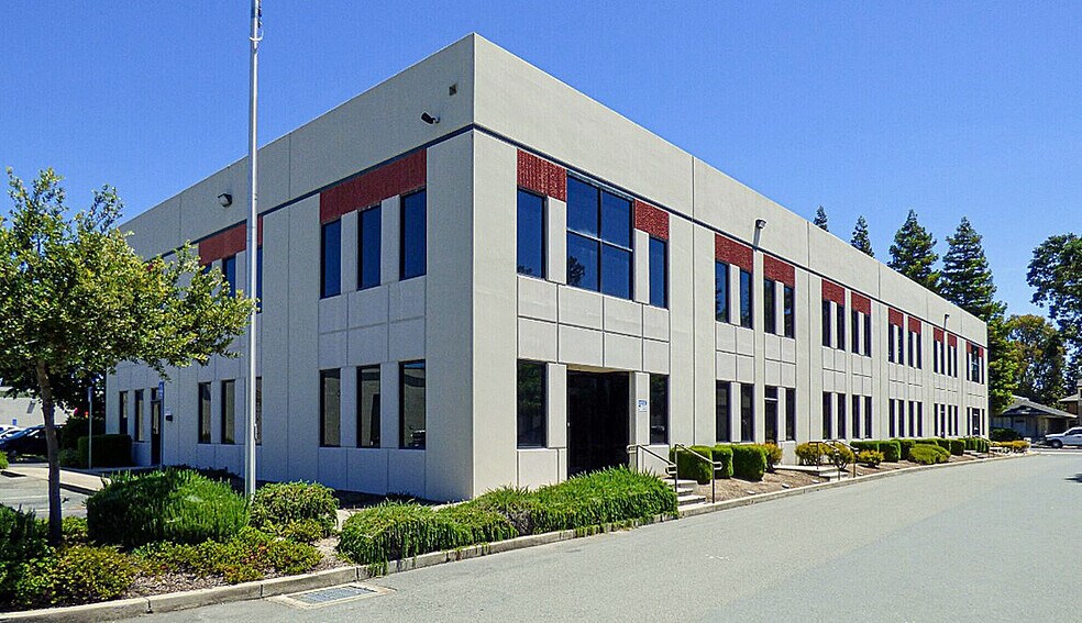 2411 Stanwell Dr, Concord, CA à vendre - Photo de l’immeuble – Image 1 sur 9