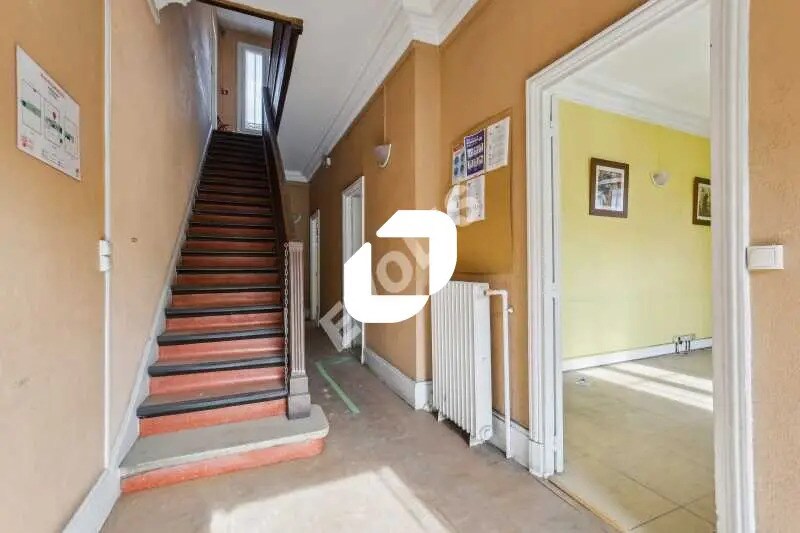 Bureau dans La Courneuve à louer - Photo de l’immeuble – Image 3 sur 8