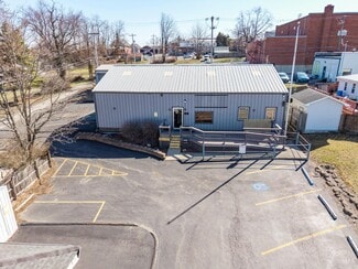 Plus de détails pour 210 N West St, Hillsboro, OH - Bureau à vendre