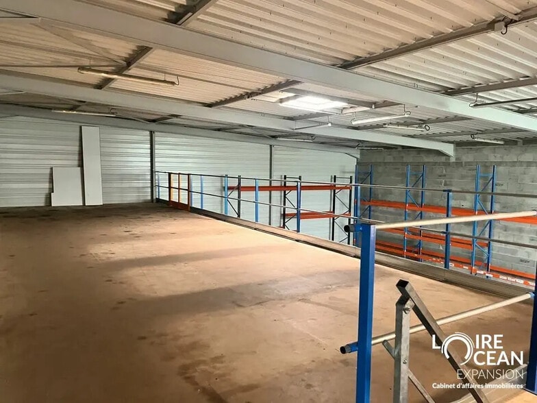 Local d’activités dans Bouaye à louer - Photo de l’immeuble – Image 3 sur 10