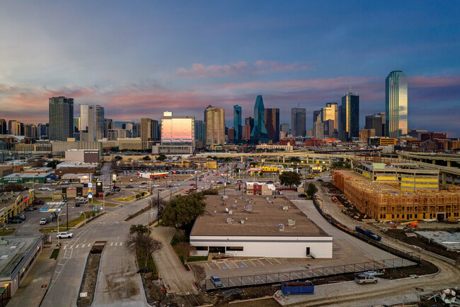 Plus de détails pour 152-160 Continental Ave, Dallas, TX - Bureau, Local commercial à louer