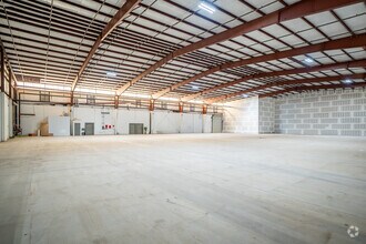 6914 Asphalt Ave, Tampa, FL à louer Photo intérieure– Image 1 sur 9