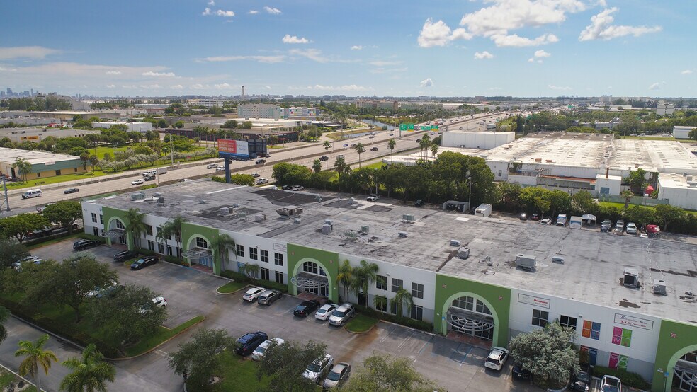 7770 NW 46th St, Doral, FL à vendre - Photo de l’immeuble – Image 3 sur 70