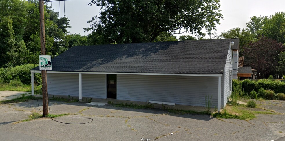 805 Akron Dr, Winston-Salem, NC à louer - Photo de l’immeuble – Image 2 sur 4
