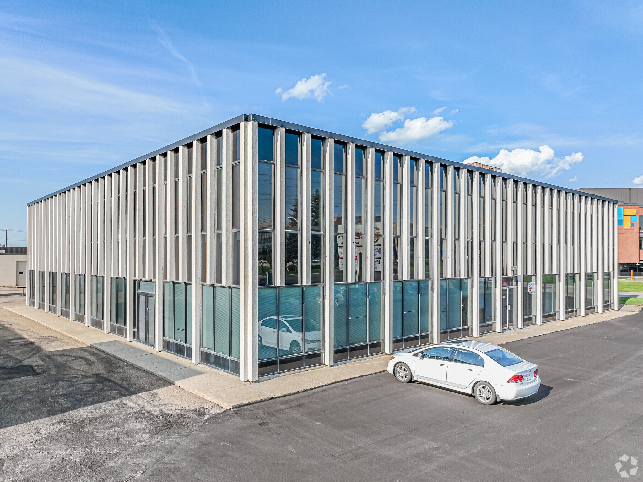 Prime Office & Warehouse Portfolio portefeuille de 2 biens à vendre sur LoopNet.fr Photo principale– Image 1 sur 38