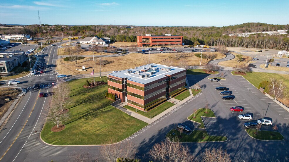 50 Resnik Rd, Plymouth, MA à louer - Photo de l’immeuble – Image 2 sur 3